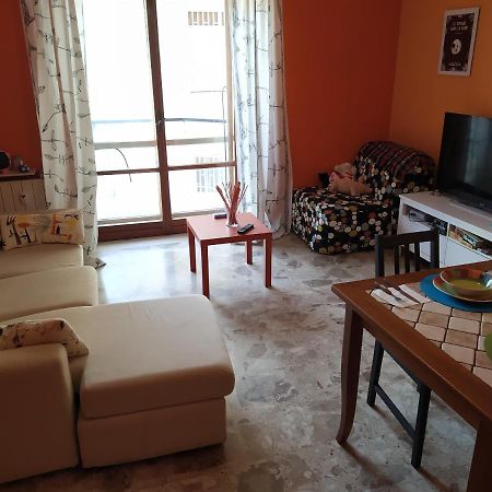 Vesuvio Corner - Spacious And Colorful Apartment In San Giorgio, Very Close To Napoli, Ideal For Families And Groups, Close To Pompeii, Sorrento... サン・ジョルジョ・ア・クレマーノ エクステリア 写真