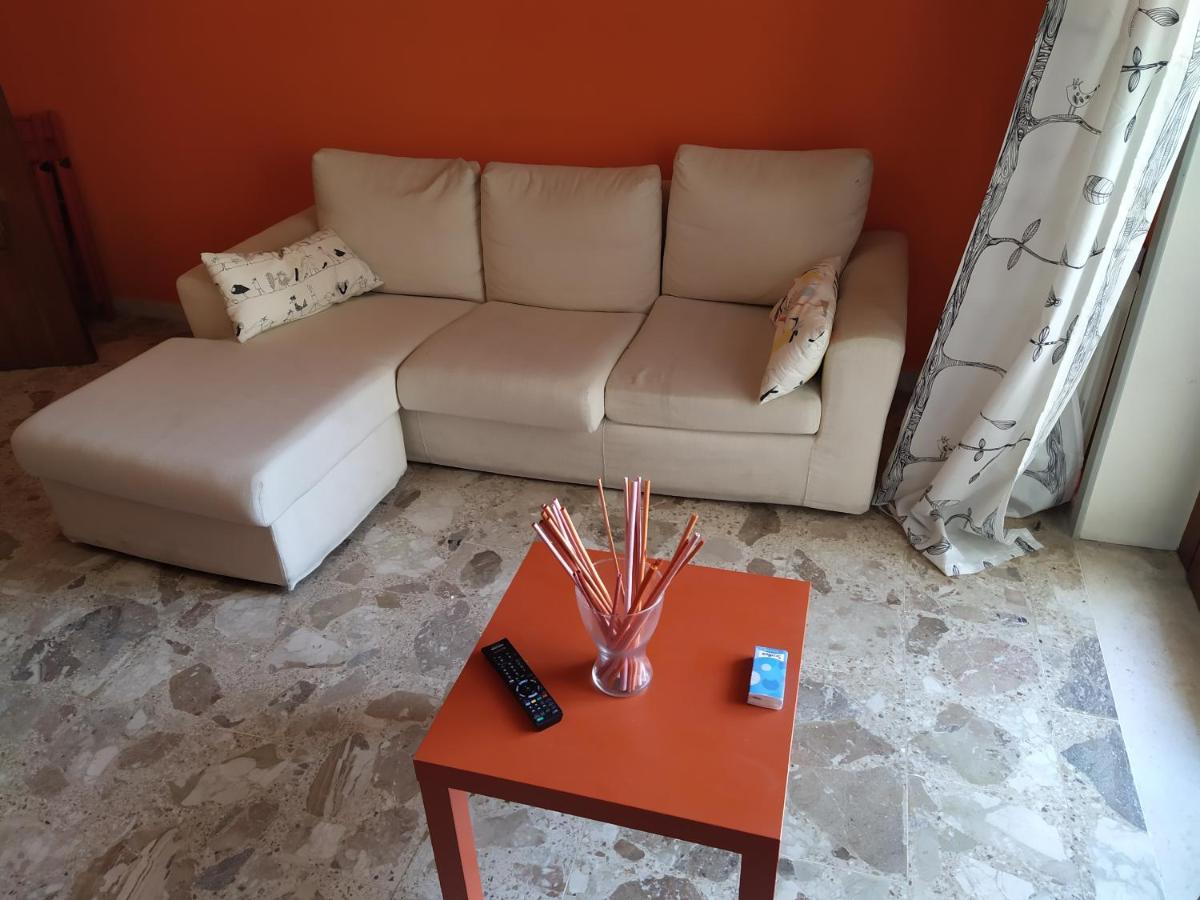 Vesuvio Corner - Spacious And Colorful Apartment In San Giorgio, Very Close To Napoli, Ideal For Families And Groups, Close To Pompeii, Sorrento... サン・ジョルジョ・ア・クレマーノ エクステリア 写真