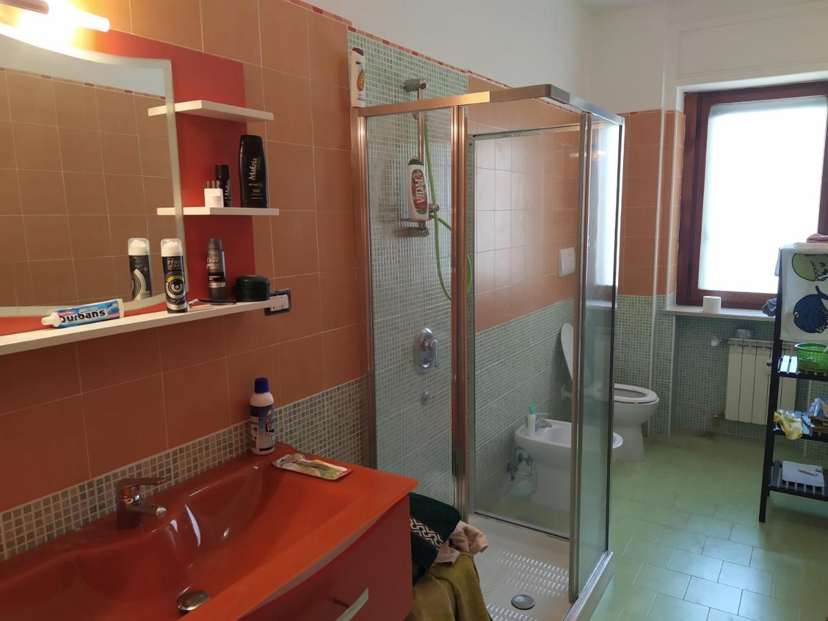 Vesuvio Corner - Spacious And Colorful Apartment In San Giorgio, Very Close To Napoli, Ideal For Families And Groups, Close To Pompeii, Sorrento... サン・ジョルジョ・ア・クレマーノ エクステリア 写真