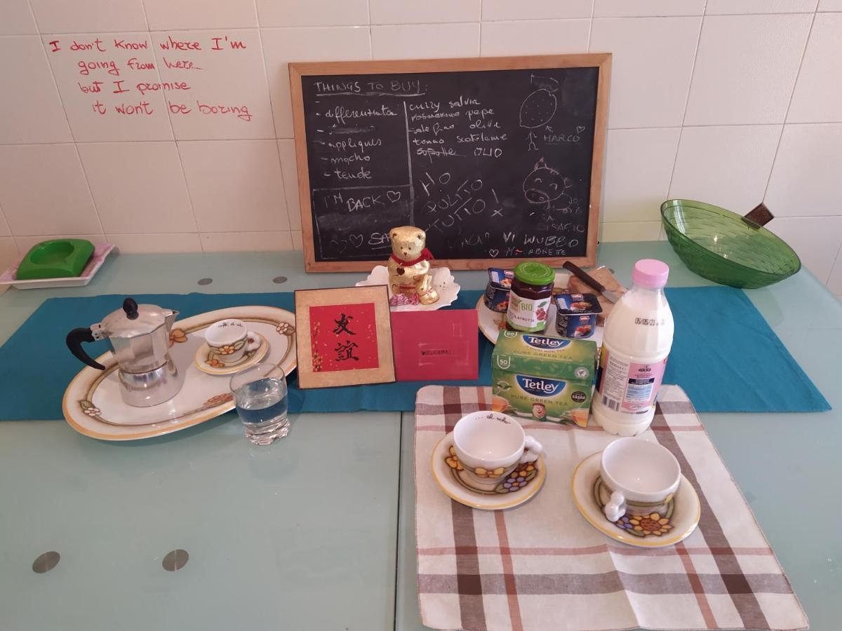 Vesuvio Corner - Spacious And Colorful Apartment In San Giorgio, Very Close To Napoli, Ideal For Families And Groups, Close To Pompeii, Sorrento... サン・ジョルジョ・ア・クレマーノ エクステリア 写真